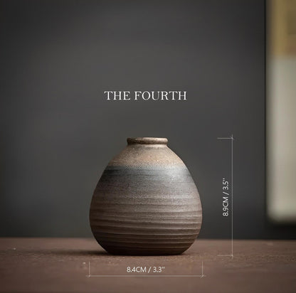 Shi Yue Textured Earthy Vase Family